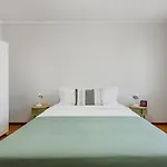 Gaia Comfort Living Balcony & Metro * 加亚新城