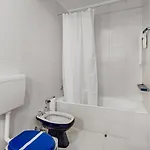 Gaia Comfort Living Balcony & Metro