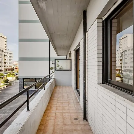 Gaia Comfort Living Balcony & Metro Lejlighed *