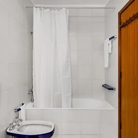 Gaia Comfort Living Balcony & Metro *