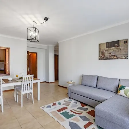 Gaia Comfort Living Balcony & Metro Lejlighed
