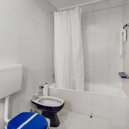 Gaia Comfort Living Balcony & Metro *