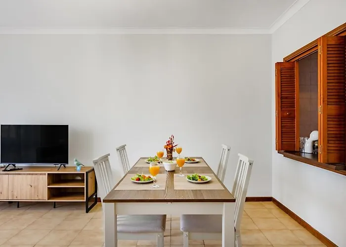 Gaia Comfort Living Balcony & Metro Apartamento